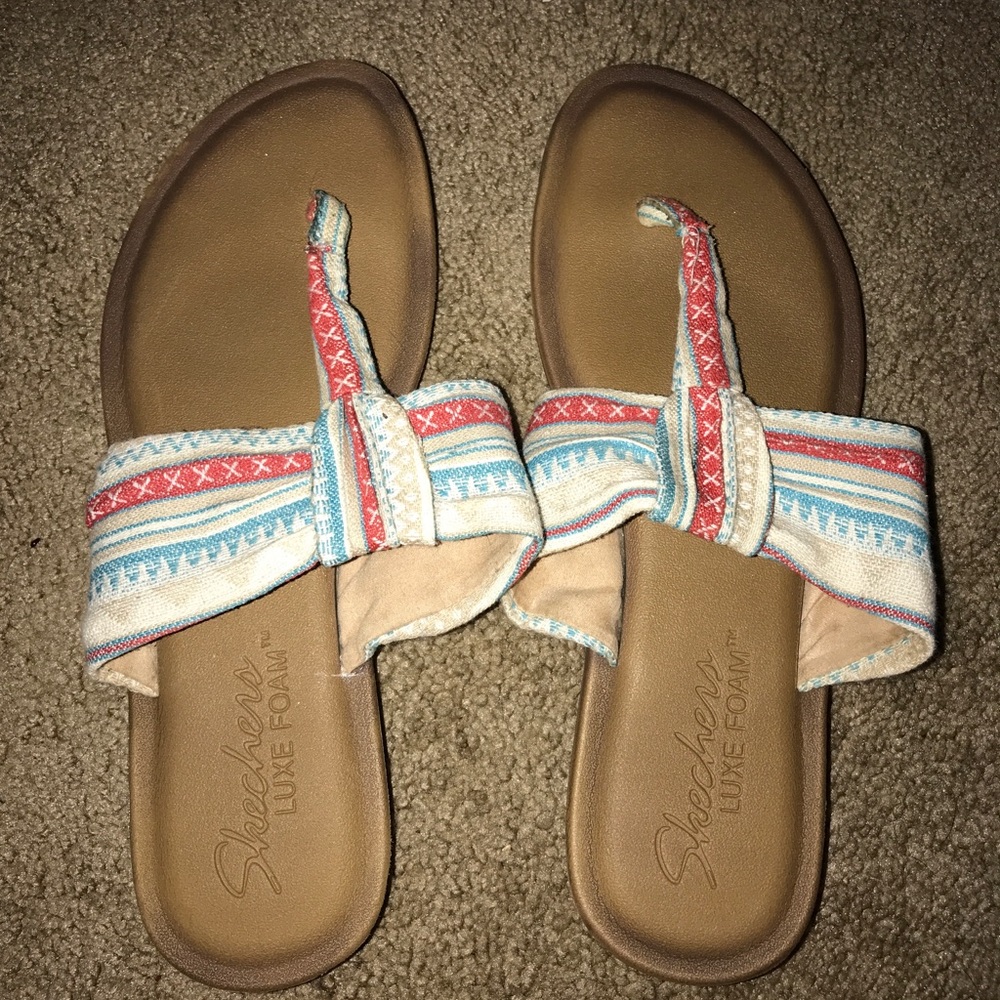 Sketchers luxe foam sandals
